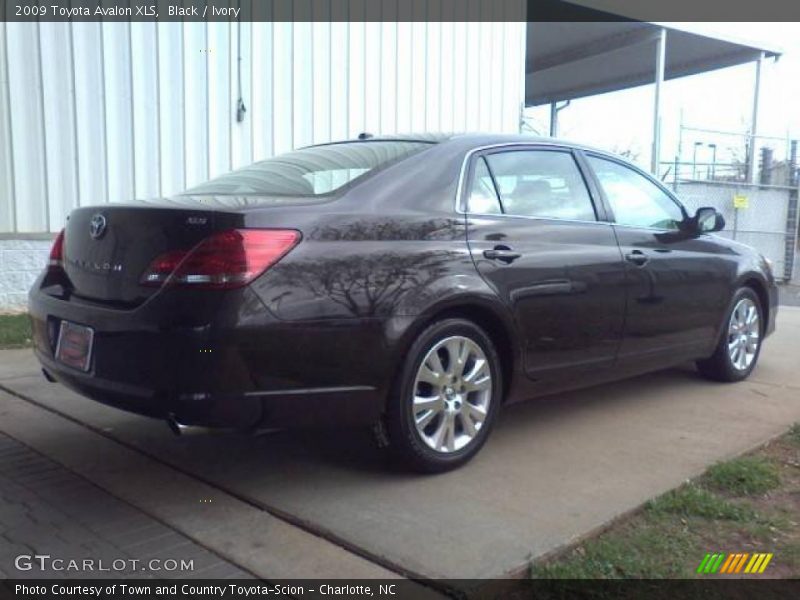 Black / Ivory 2009 Toyota Avalon XLS