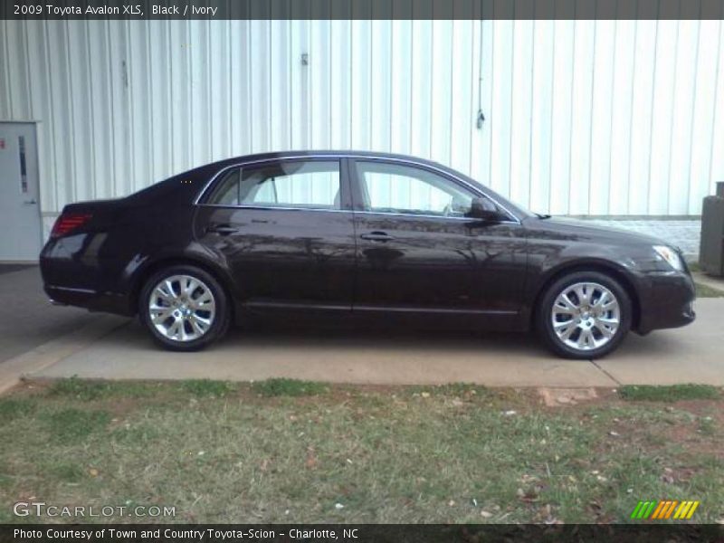 Black / Ivory 2009 Toyota Avalon XLS