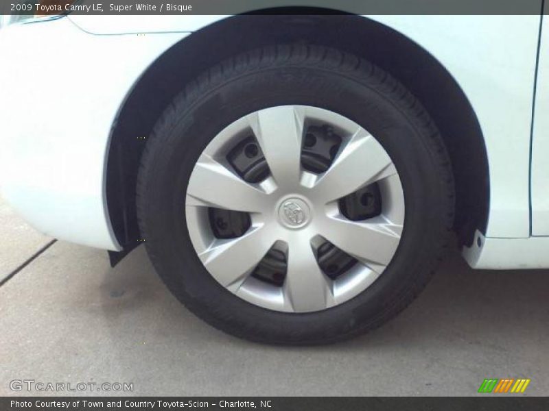 Super White / Bisque 2009 Toyota Camry LE