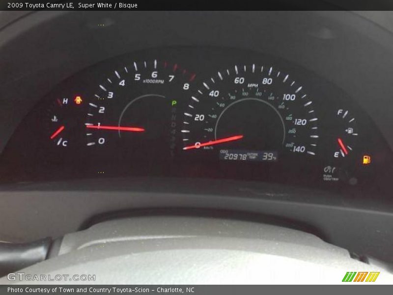 Super White / Bisque 2009 Toyota Camry LE