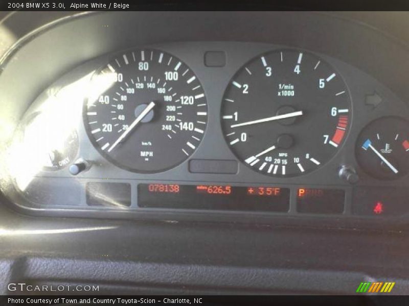 Alpine White / Beige 2004 BMW X5 3.0i