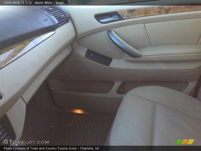 Alpine White / Beige 2004 BMW X5 3.0i