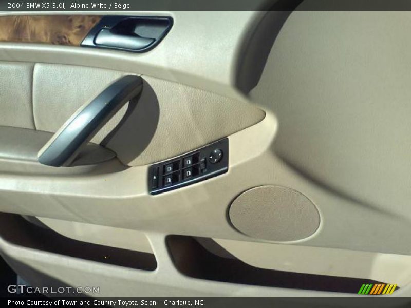 Alpine White / Beige 2004 BMW X5 3.0i