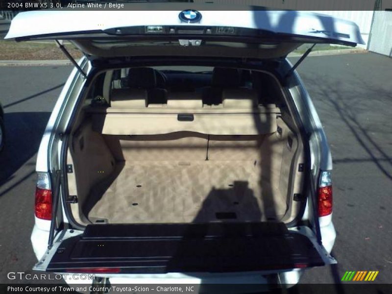 Alpine White / Beige 2004 BMW X5 3.0i