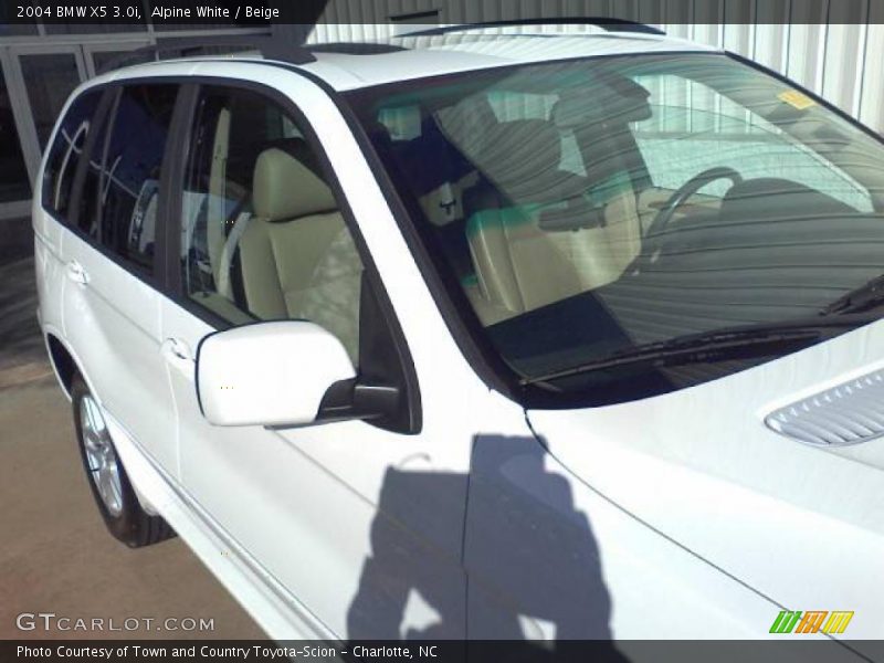 Alpine White / Beige 2004 BMW X5 3.0i