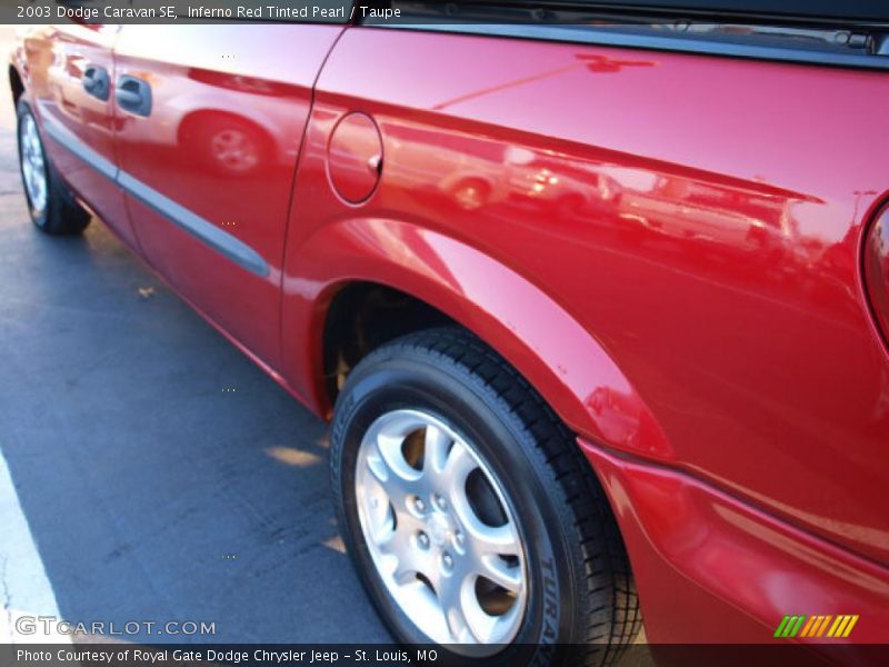 Inferno Red Tinted Pearl / Taupe 2003 Dodge Caravan SE