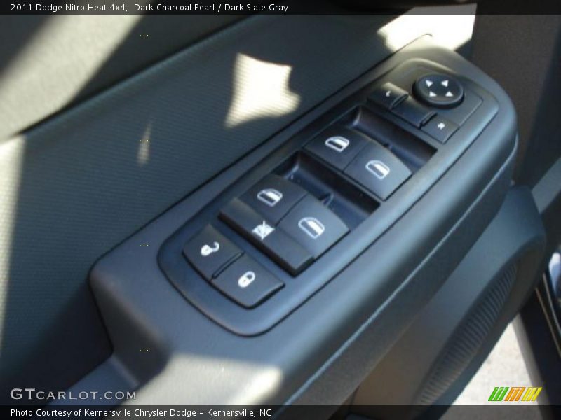 Controls of 2011 Nitro Heat 4x4