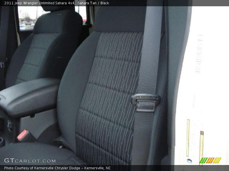 Sahara Tan / Black 2011 Jeep Wrangler Unlimited Sahara 4x4