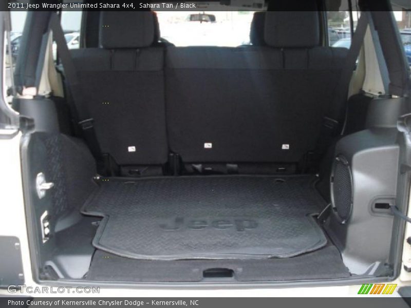 Sahara Tan / Black 2011 Jeep Wrangler Unlimited Sahara 4x4