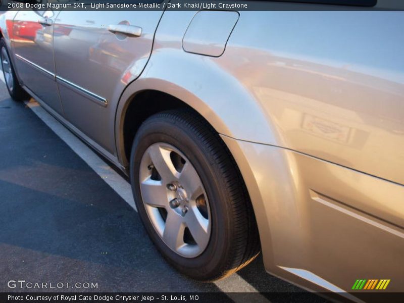 Light Sandstone Metallic / Dark Khaki/Light Graystone 2008 Dodge Magnum SXT