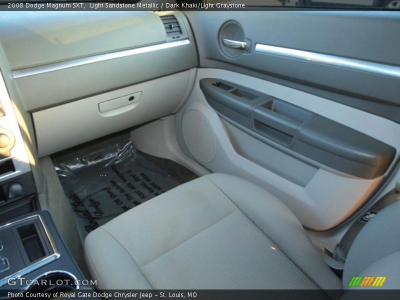 Light Sandstone Metallic / Dark Khaki/Light Graystone 2008 Dodge Magnum SXT