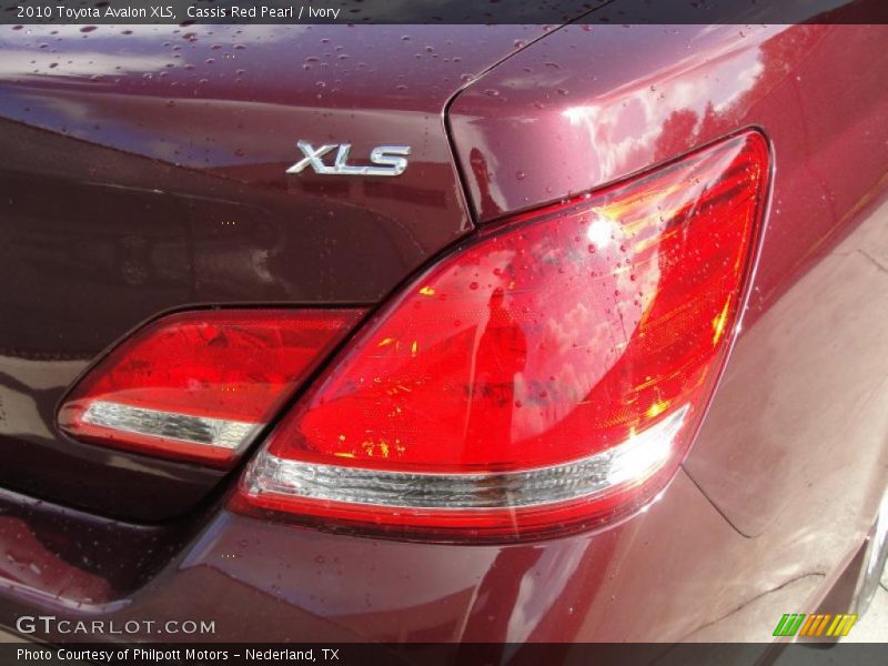 Cassis Red Pearl / Ivory 2010 Toyota Avalon XLS