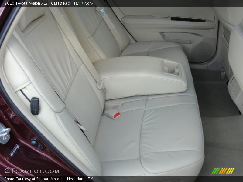 Cassis Red Pearl / Ivory 2010 Toyota Avalon XLS