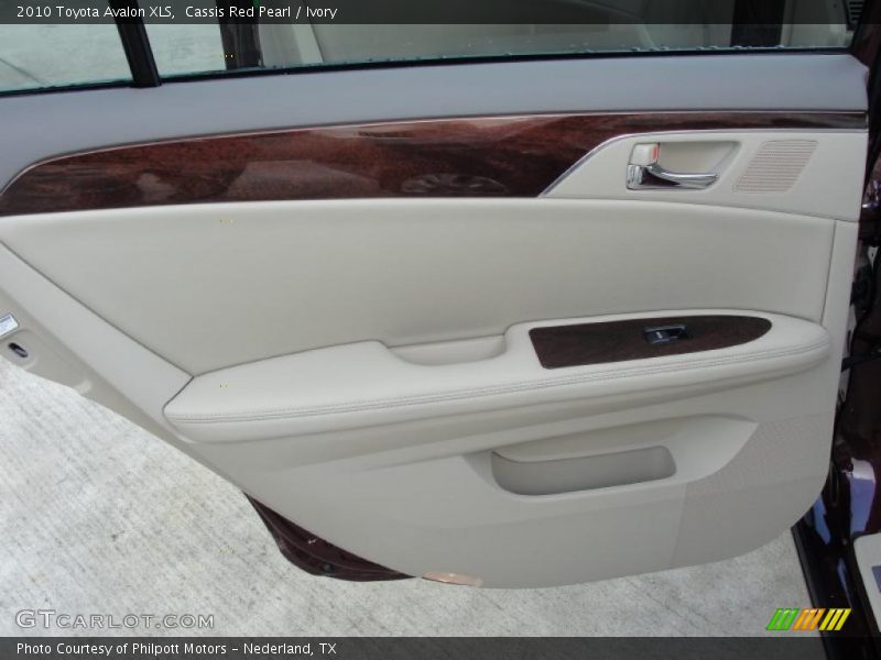 Cassis Red Pearl / Ivory 2010 Toyota Avalon XLS