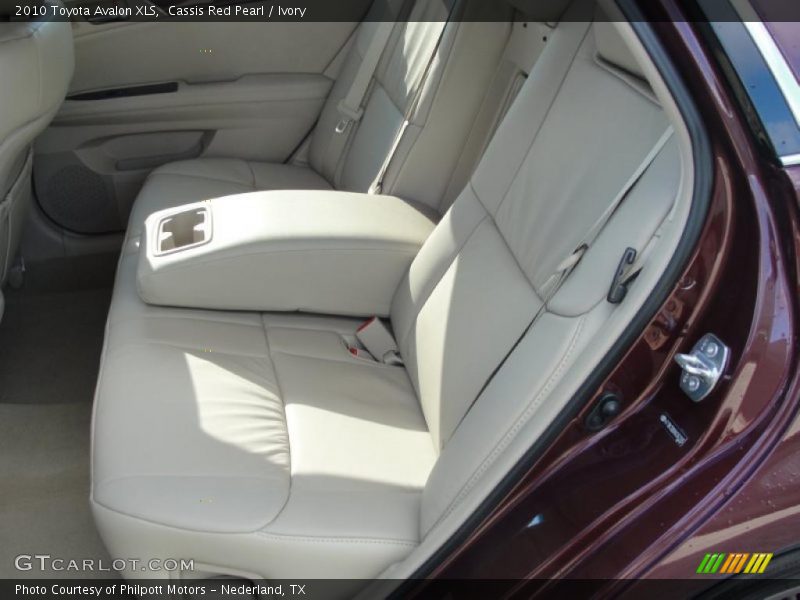 Cassis Red Pearl / Ivory 2010 Toyota Avalon XLS