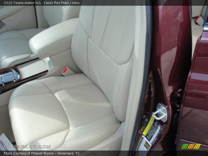 Cassis Red Pearl / Ivory 2010 Toyota Avalon XLS
