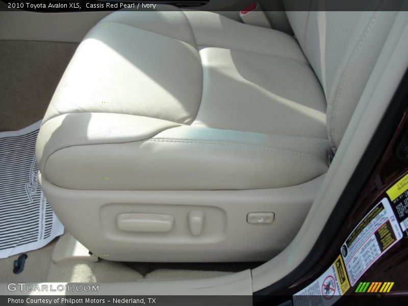 Cassis Red Pearl / Ivory 2010 Toyota Avalon XLS