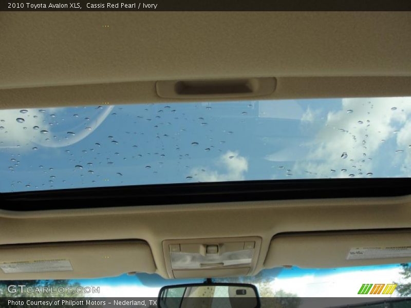 Cassis Red Pearl / Ivory 2010 Toyota Avalon XLS