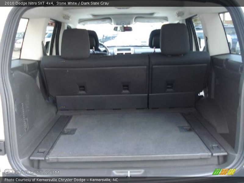  2010 Nitro SXT 4x4 Trunk