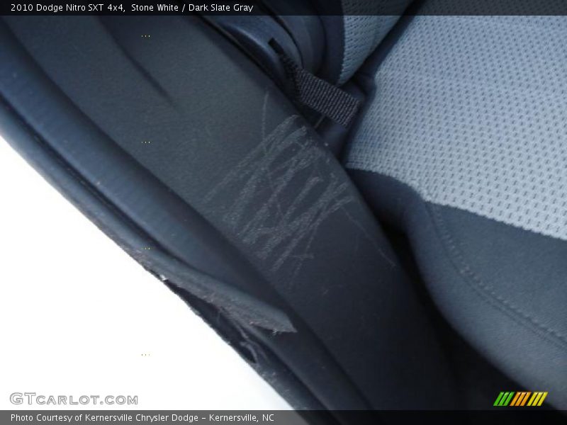 Stone White / Dark Slate Gray 2010 Dodge Nitro SXT 4x4