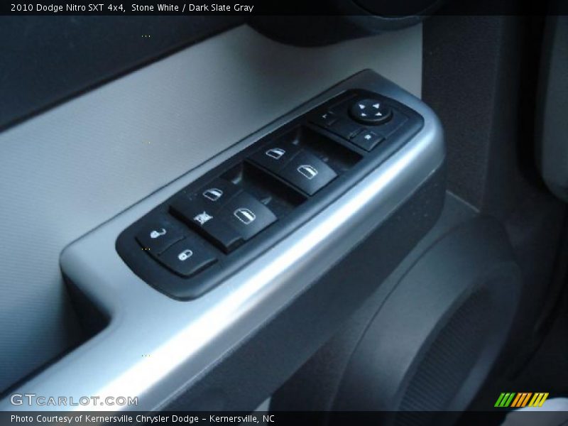 Stone White / Dark Slate Gray 2010 Dodge Nitro SXT 4x4