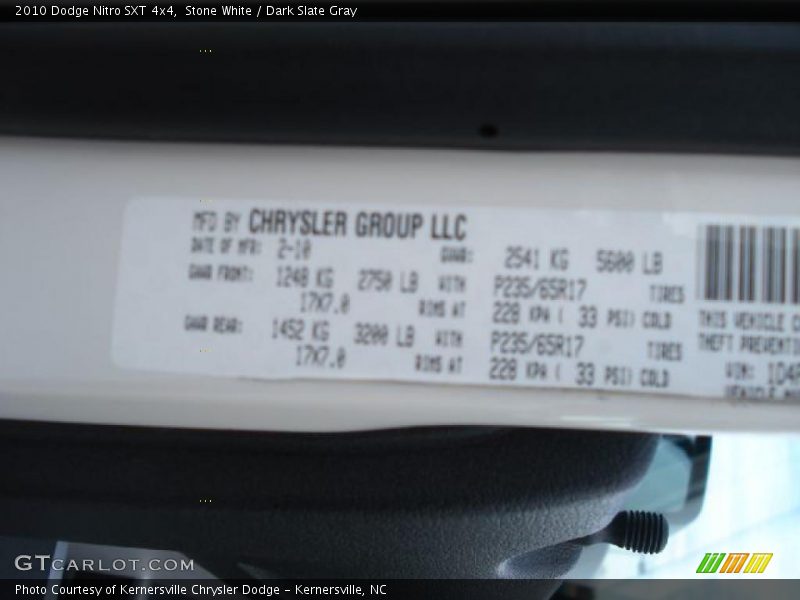 Stone White / Dark Slate Gray 2010 Dodge Nitro SXT 4x4