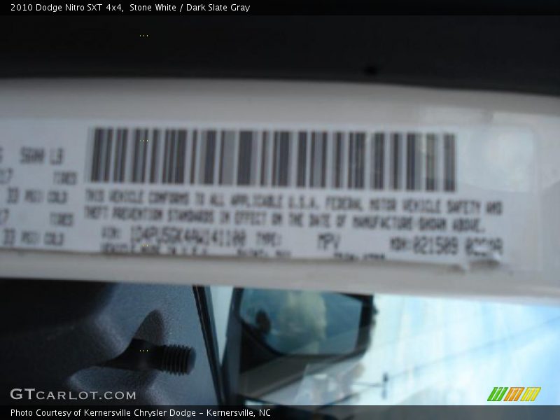 Stone White / Dark Slate Gray 2010 Dodge Nitro SXT 4x4