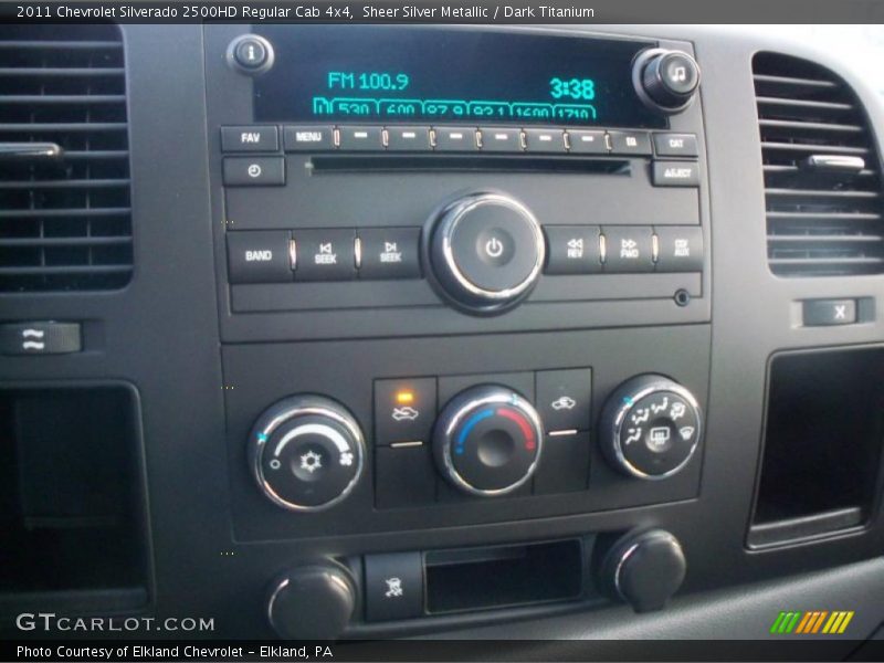 Controls of 2011 Silverado 2500HD Regular Cab 4x4
