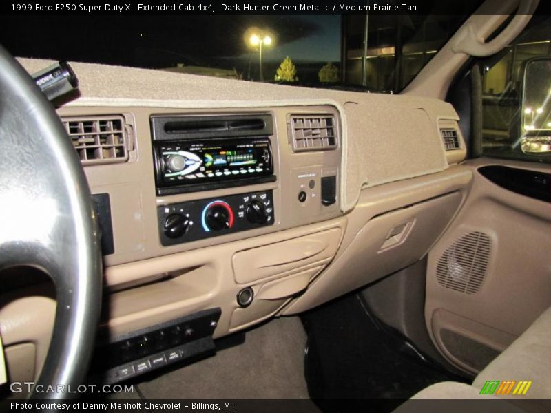 Dashboard of 1999 F250 Super Duty XL Extended Cab 4x4
