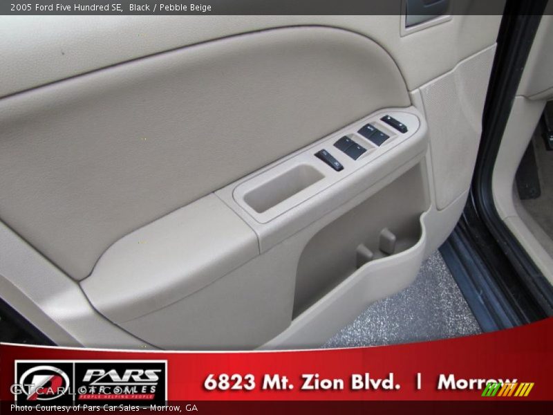 Black / Pebble Beige 2005 Ford Five Hundred SE