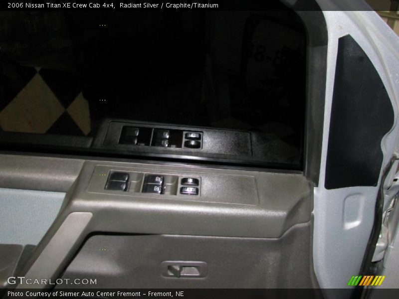 Radiant Silver / Graphite/Titanium 2006 Nissan Titan XE Crew Cab 4x4