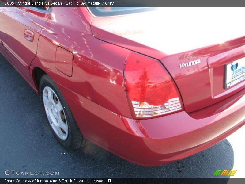Electric Red Metallic / Gray 2005 Hyundai Elantra GT Sedan