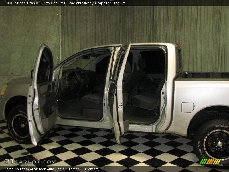 Radiant Silver / Graphite/Titanium 2006 Nissan Titan XE Crew Cab 4x4