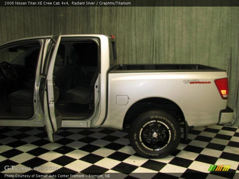 Radiant Silver / Graphite/Titanium 2006 Nissan Titan XE Crew Cab 4x4