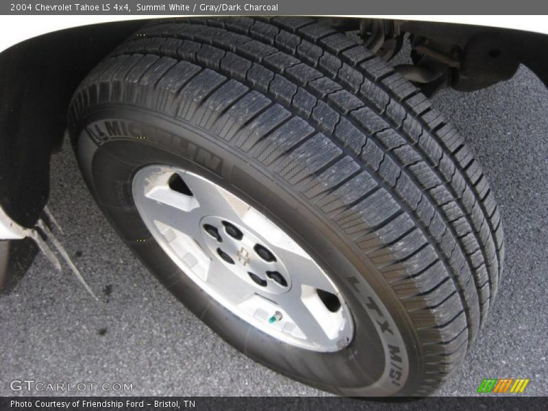 Summit White / Gray/Dark Charcoal 2004 Chevrolet Tahoe LS 4x4