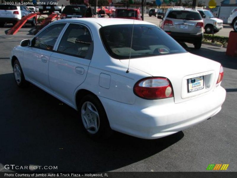 White / Gray 2000 Kia Sephia