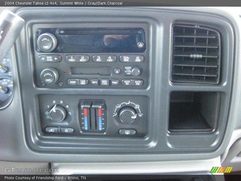 Summit White / Gray/Dark Charcoal 2004 Chevrolet Tahoe LS 4x4