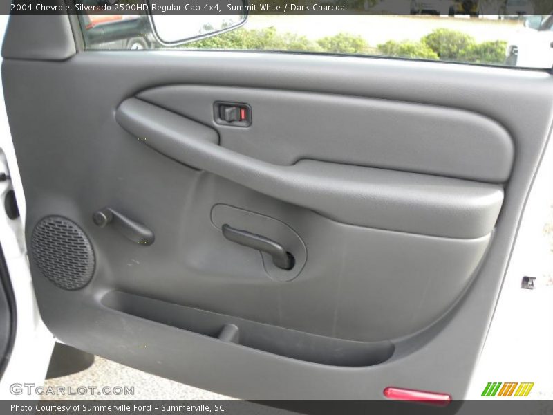 Door Panel of 2004 Silverado 2500HD Regular Cab 4x4