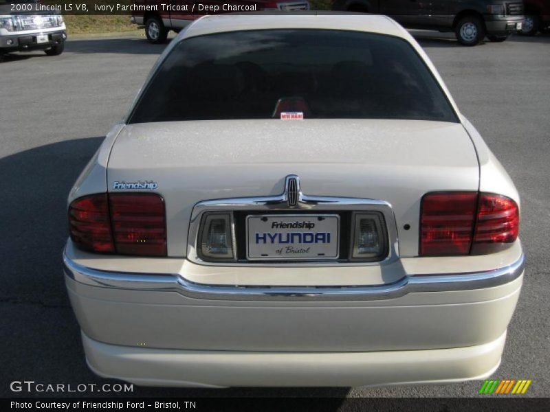 Ivory Parchment Tricoat / Deep Charcoal 2000 Lincoln LS V8