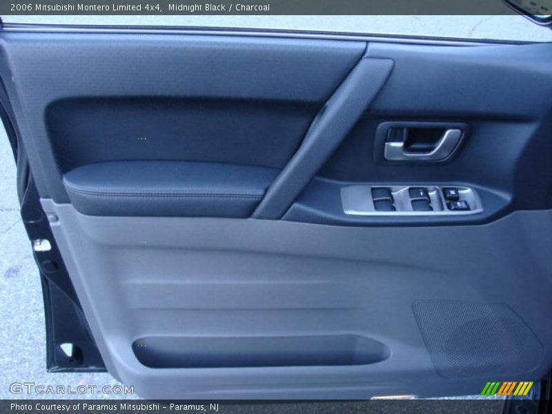 Midnight Black / Charcoal 2006 Mitsubishi Montero Limited 4x4