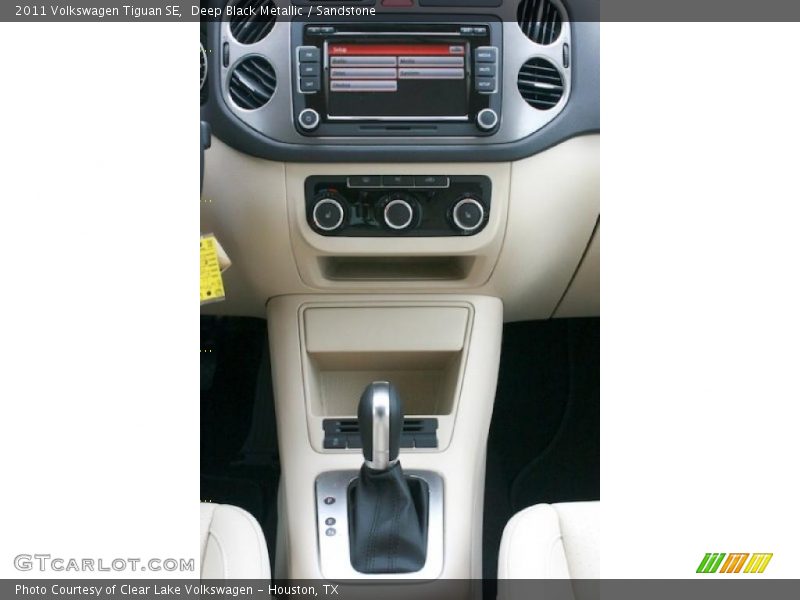 Deep Black Metallic / Sandstone 2011 Volkswagen Tiguan SE