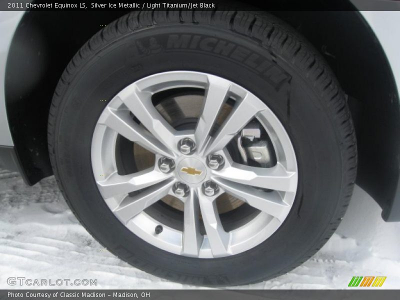 Silver Ice Metallic / Light Titanium/Jet Black 2011 Chevrolet Equinox LS