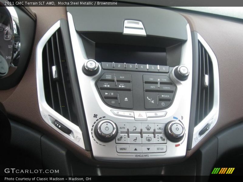 Controls of 2011 Terrain SLT AWD