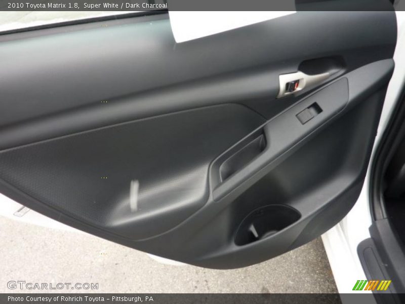 Super White / Dark Charcoal 2010 Toyota Matrix 1.8