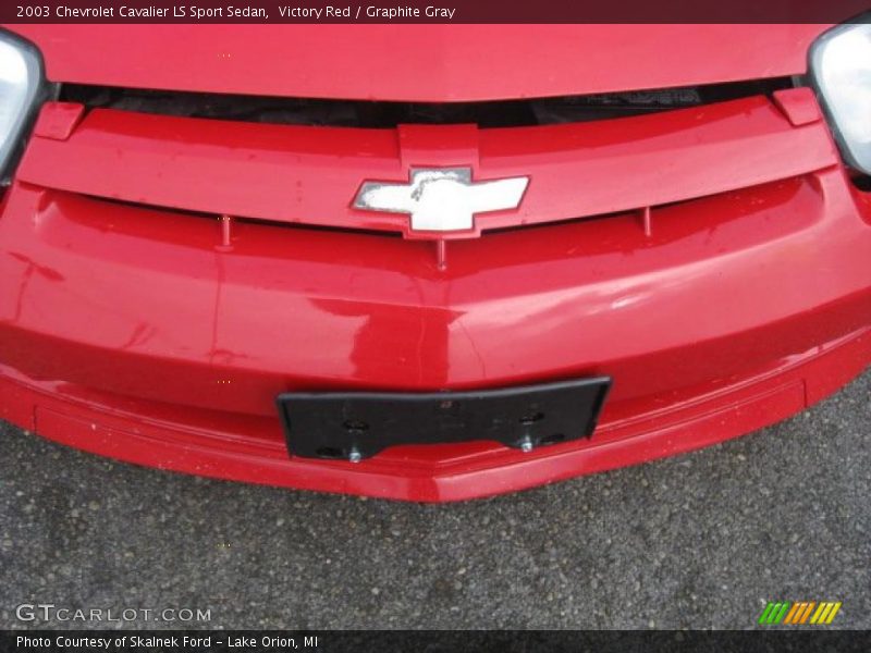 Victory Red / Graphite Gray 2003 Chevrolet Cavalier LS Sport Sedan