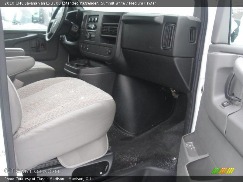 Dashboard of 2010 Savana Van LS 3500 Extended Passenger