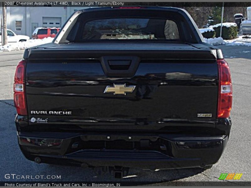 Black / Light Titanium/Ebony 2007 Chevrolet Avalanche LT 4WD