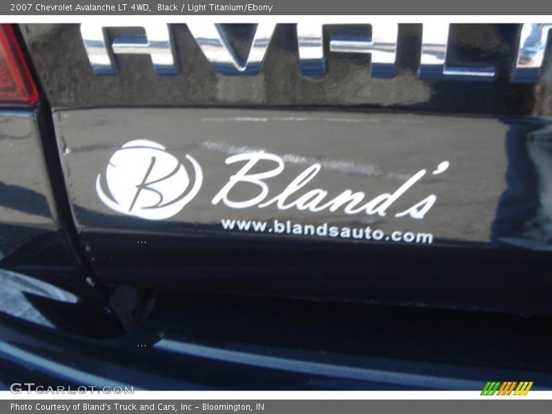 Black / Light Titanium/Ebony 2007 Chevrolet Avalanche LT 4WD