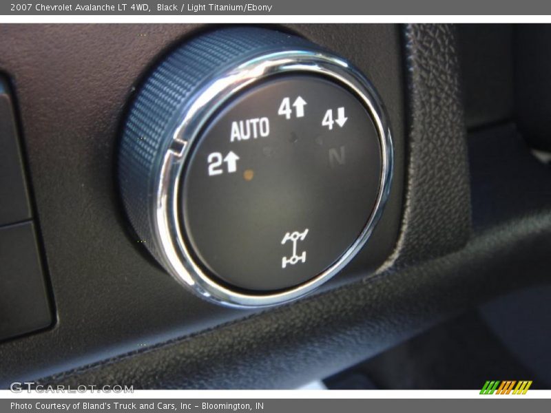 Black / Light Titanium/Ebony 2007 Chevrolet Avalanche LT 4WD