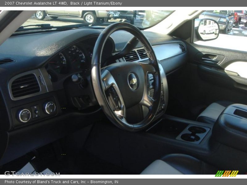 Black / Light Titanium/Ebony 2007 Chevrolet Avalanche LT 4WD